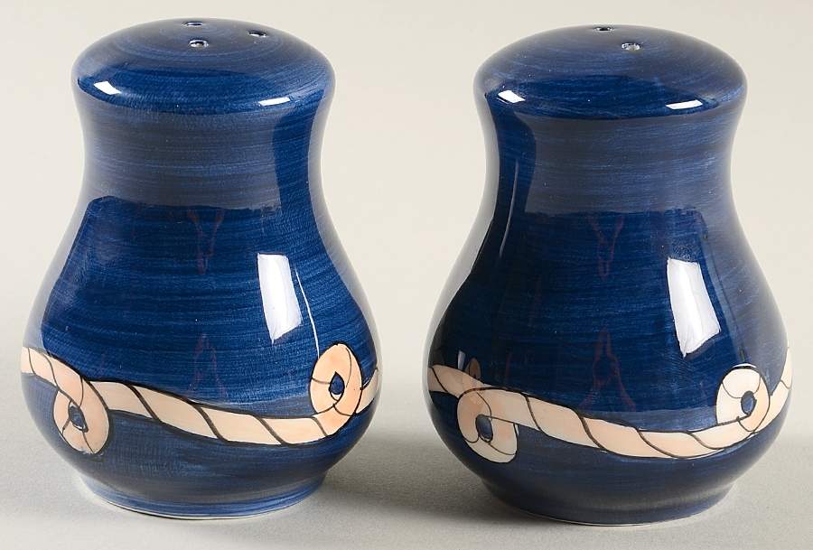 Kih2 Salt & Pepper Set by KIC (China)-1