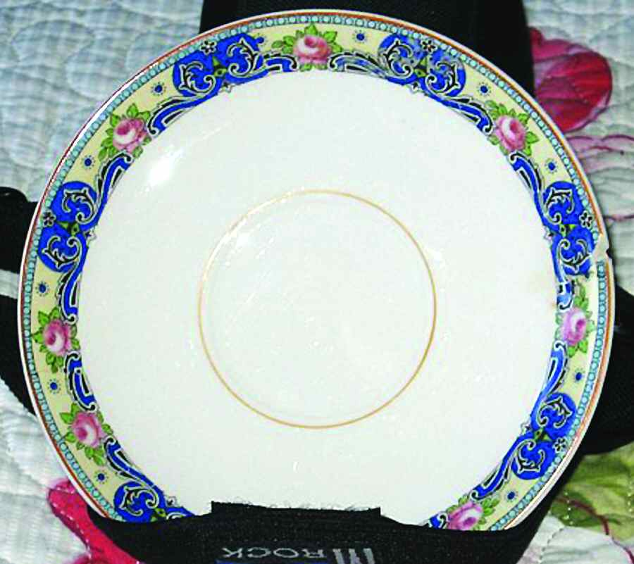 KTK119 Saucer by Knowles, Taylor & Knowles-1