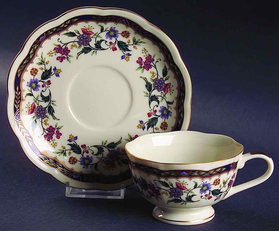 British Royal Footed Cup & Saucer Set by Keito-1