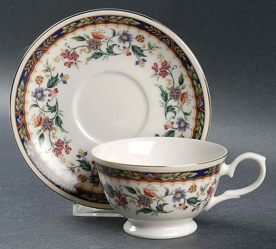 British Royal Footed Cup & Saucer Set by Keito-1
