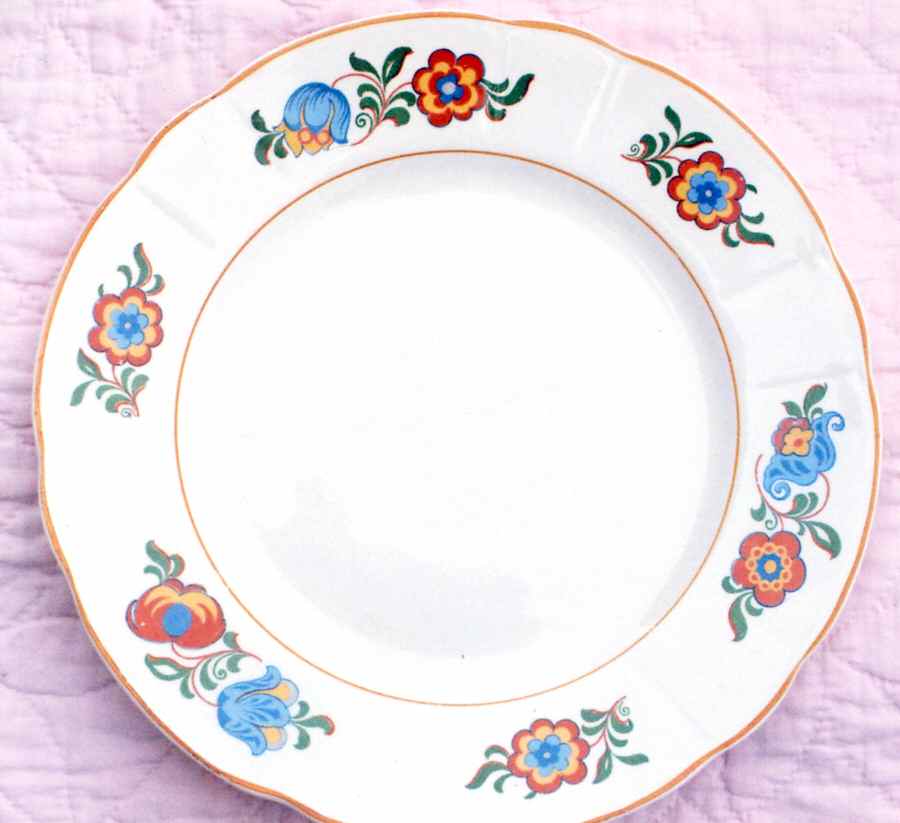 KTK160 Luncheon Plate by Knowles, Taylor & Knowles-1