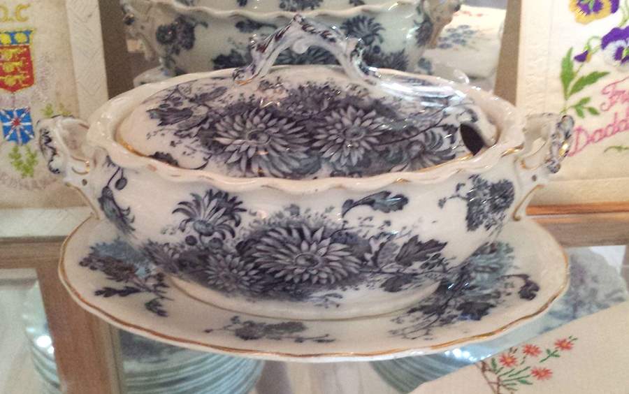 Daisy (Gold Trim) Tureen & Lid w/Underplate by Keeling & Co-1