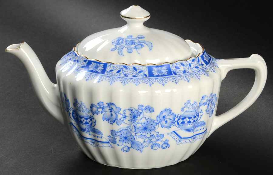 China Blau Teapot & Lid by Kahla-1