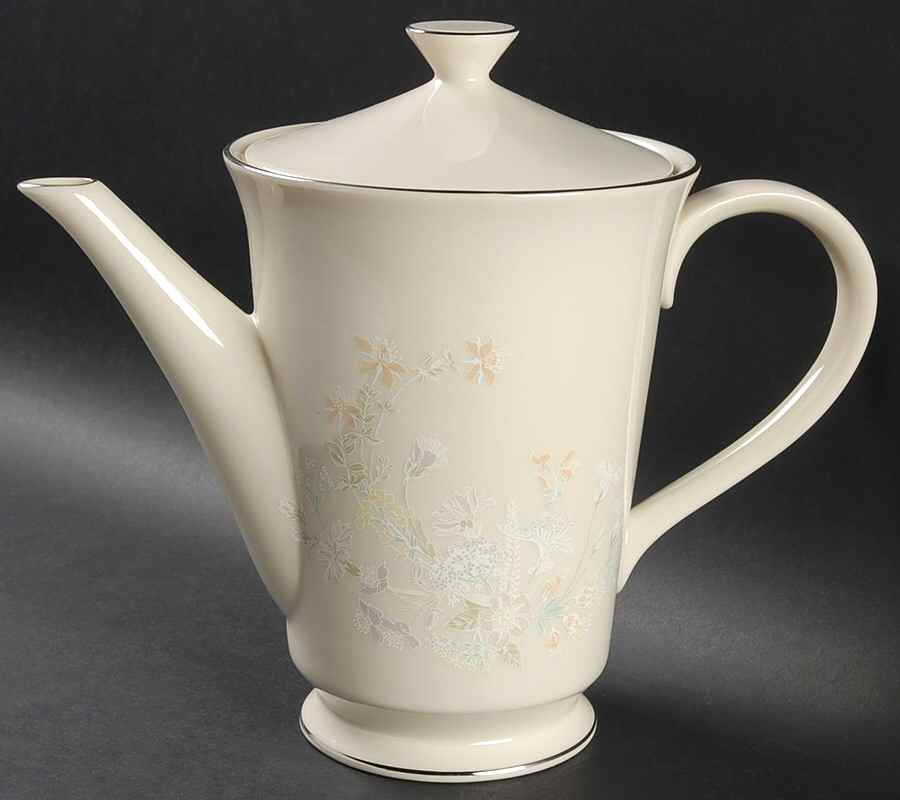 April Tea/Coffee Pot & Lid by Lenox-1