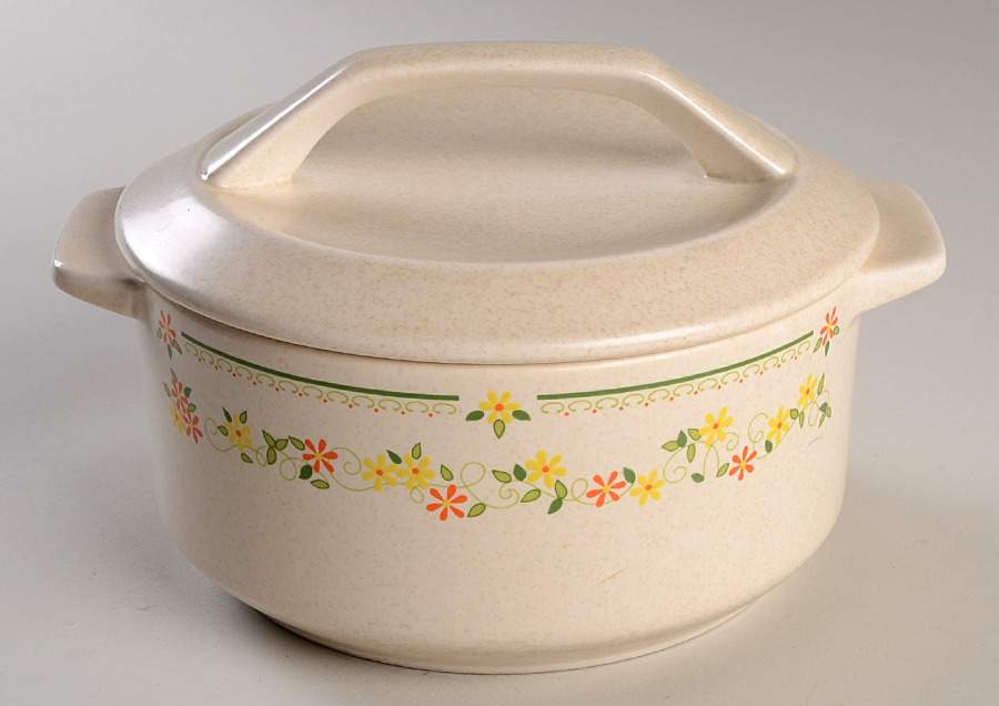 Countryside 1.25 Qt Round Covered Casserole by Lenox-1