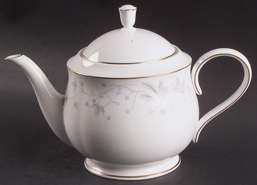 Jacqueline Teapot & Lid by Lenox-1