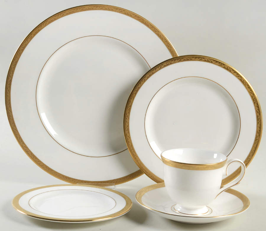 Landmark Gold 5 Piece Place Setting by Lenox-1