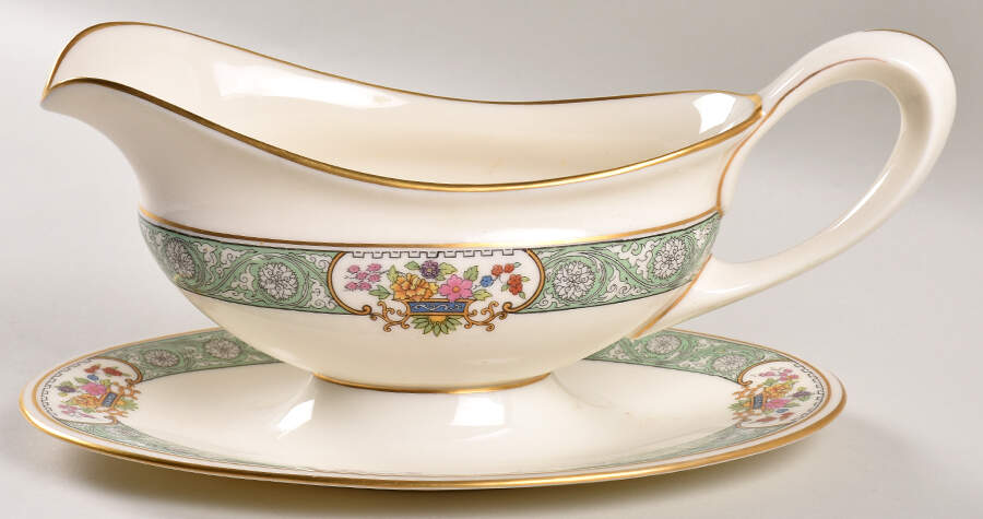 Peking Gravy Boat with Attached Underplate by Lenox-1