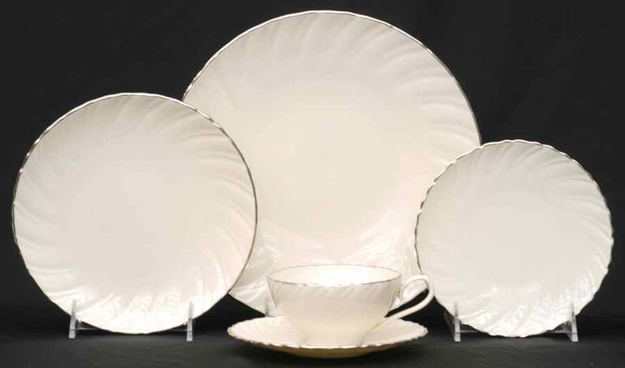 Weatherly 5 Piece Place Setting by Lenox-1