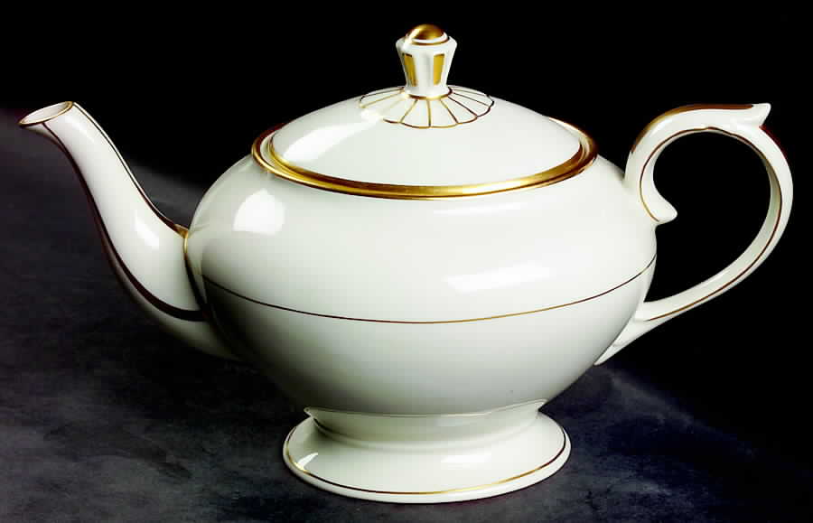 Colonial Teapot & Lid by Lamberton-1