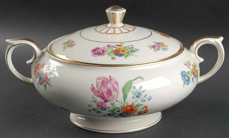 Rita Maria Round Covered Vegetable by Lamberton-1