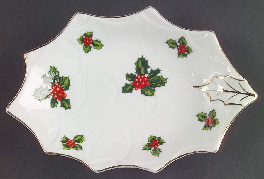 Holly 7" Leaf Dish by Lefton-1