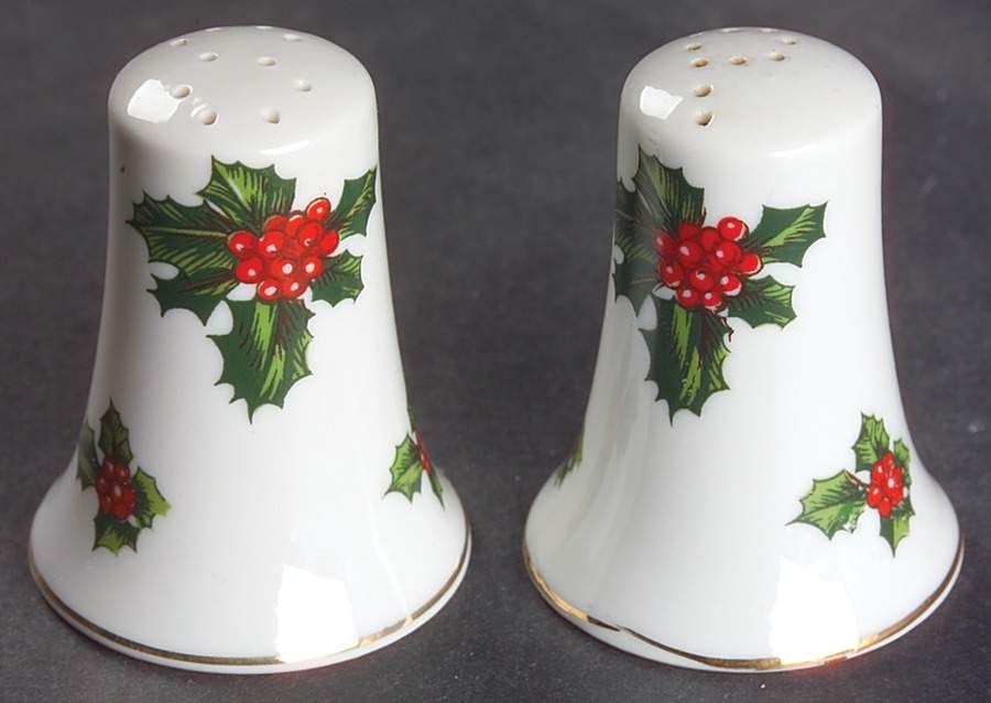 Holly Salt & Pepper Set by Lefton-1