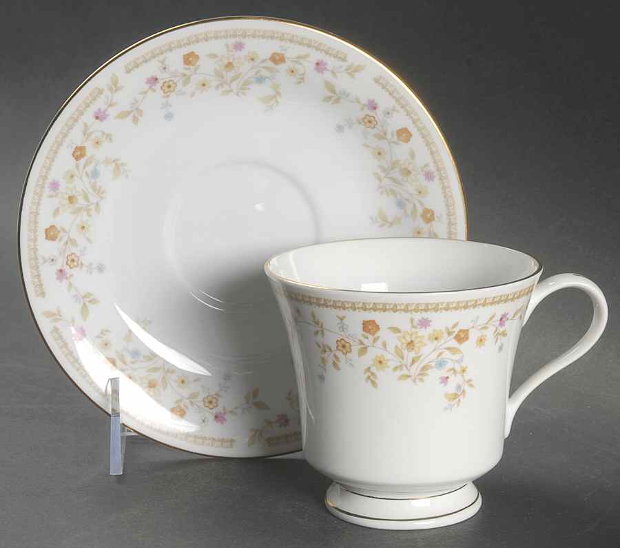 Serenity Footed Cup & Saucer Set by Liling-1