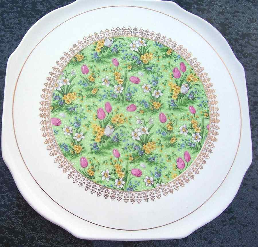 Green Tulip Octagonal Cake Plate by Lord Nelson-1