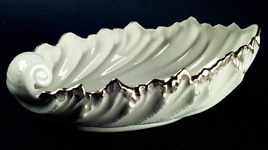 Shell Bowl Collection Cream (Gold Trim) 9" Shell Shaped Bowl by Lenox-1