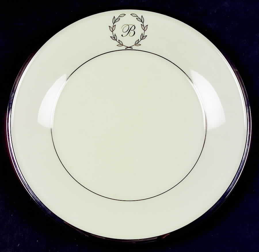 Solitaire Classique Monogram Luncheon Plate by Lenox-1