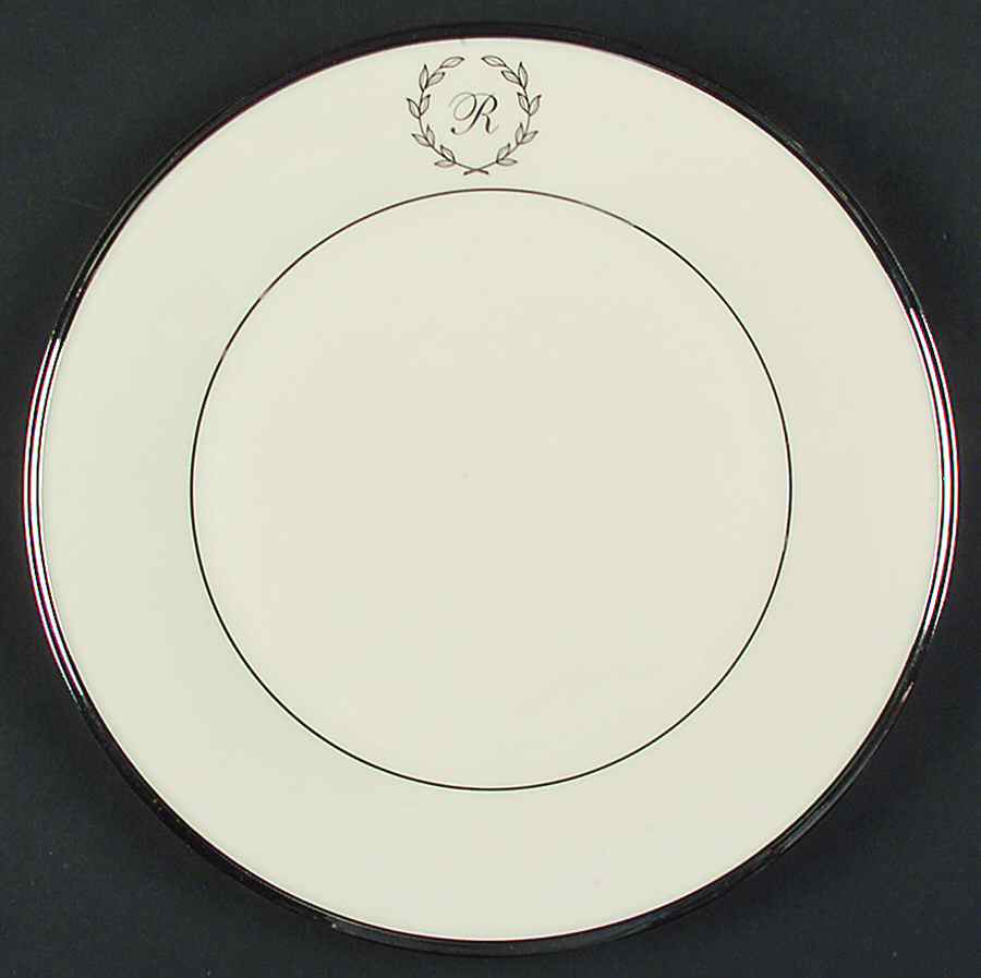 Solitaire Classique Monogram Dinner Plate by Lenox-1