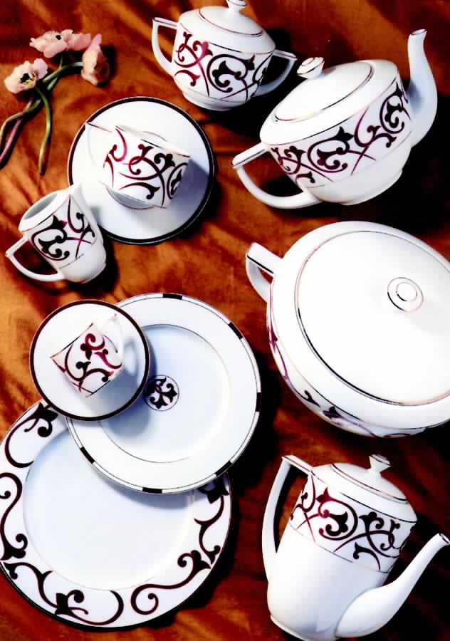 Odessa Carmin Dinner Plate by Letang Remy-1