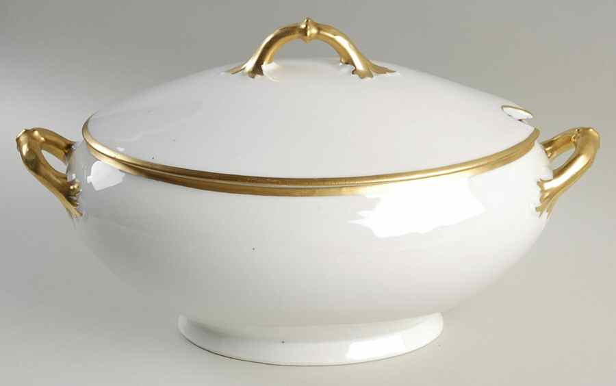 LAV28 Oval Covered Vegetable by Laviolette-1