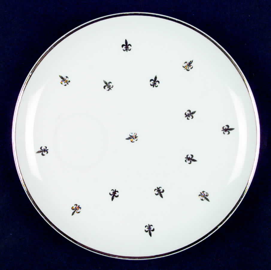 Fleur De Lis (Smooth) Snack Plate by Lefton-1