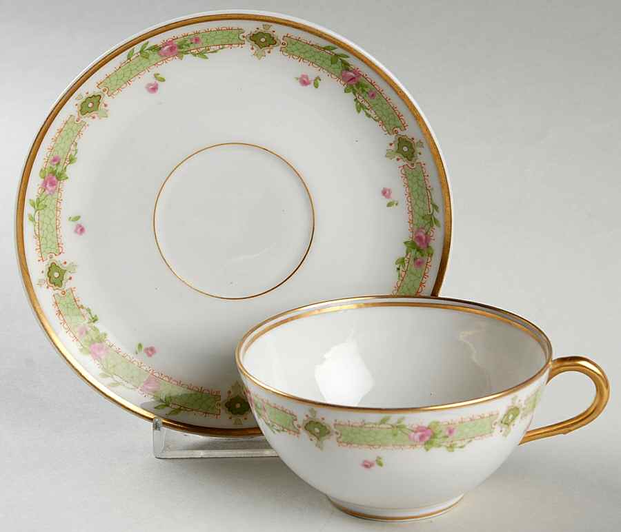LAT40 Flat Cup & Saucer Set by Latrille-1