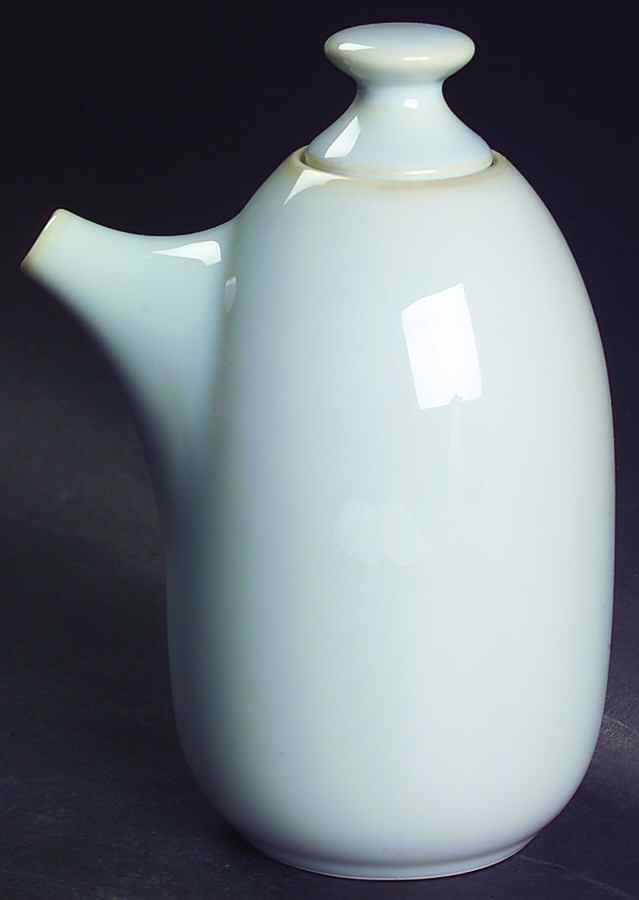 Kyoto White Creamer & Lid by Lindt-Stymeist-1