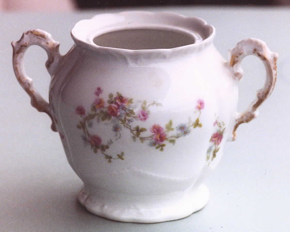 LRI4 Sugar Bowl No Lid by LRL Limoges-1