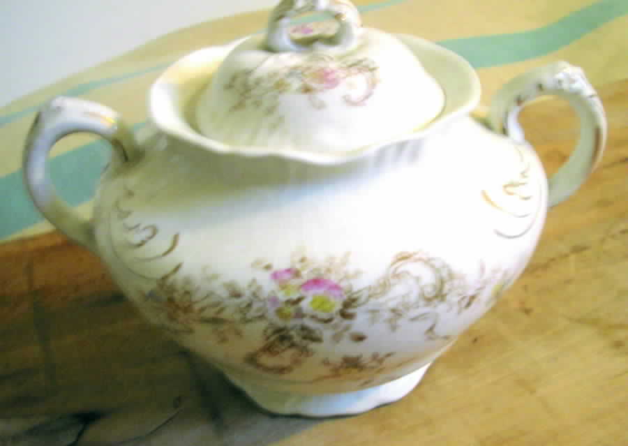 LAB9 Sugar Bowl & Lid by La Belle-1