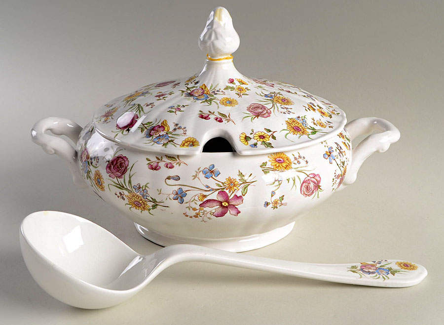 LVO3 Tureen & Lid w/Ladle by Laveno-1