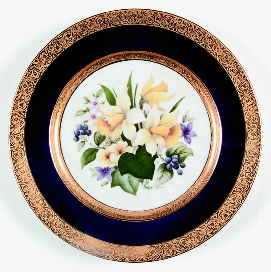 LFL4 Dinner Plate by La Reine (France)-1