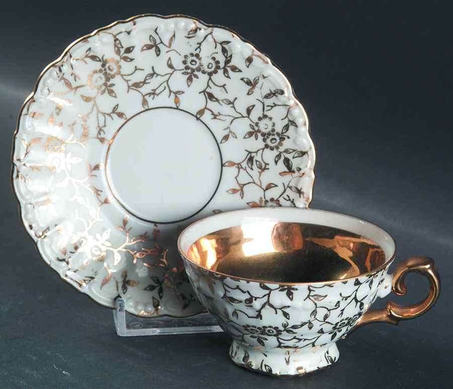 LOZ1 Footed Demitasse Cup & Saucer Set by Lorenz Bavaria-1