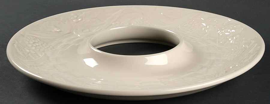 Nature's Garland Wreath Dish by Longaberger-1
