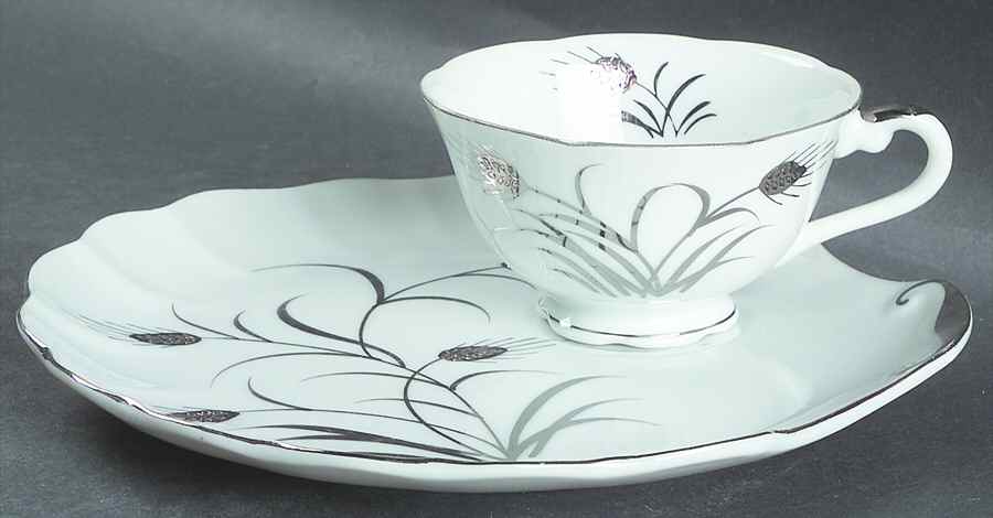 224 (Platinum Wheat & Trim) Snack Plate & Cup Set by Lefton-1