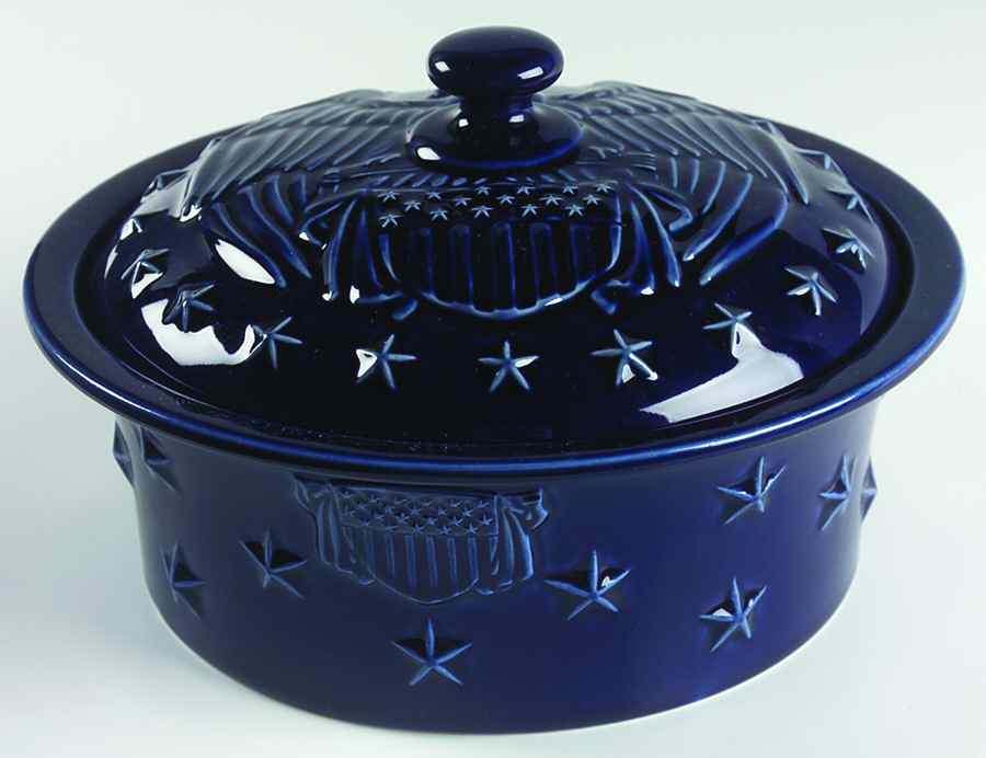 American Eagle 1.5 Qt Round Covered Casserole by Longaberger-1