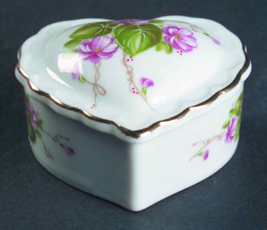 Impatience Trinket Box & Lid by Lefton-1