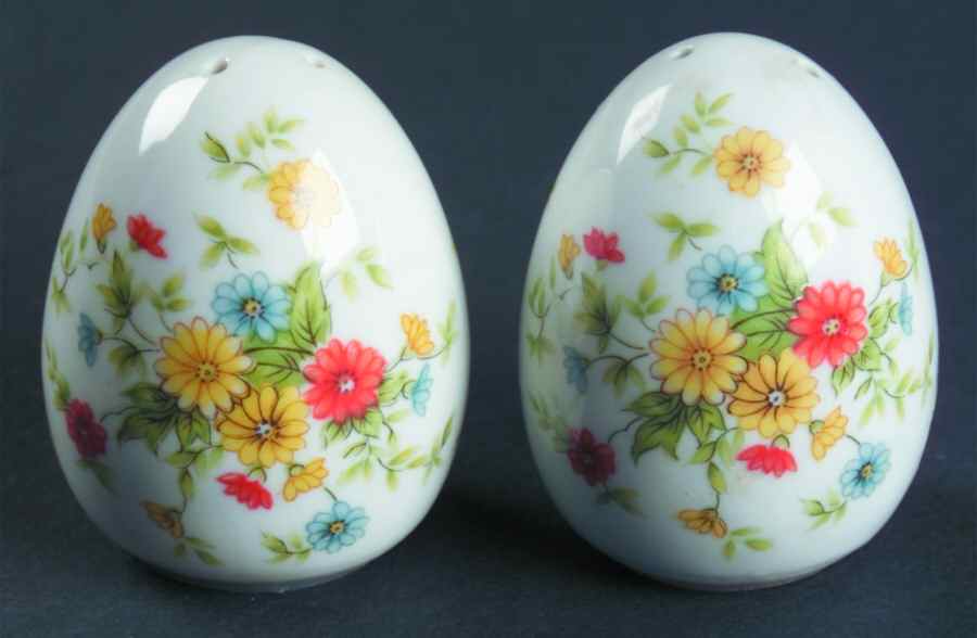 LEF72 Salt & Pepper Set by Lefton-1