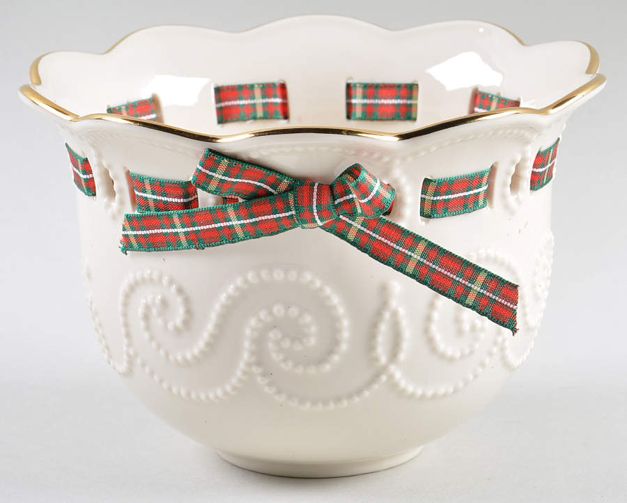 Christmas Giftables 6" Scalloped Bowl by Lenox-1
