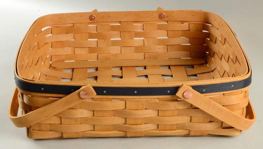 Baskets Blue Ribbon Pie Basket with Blue Accent by Longaberger-1