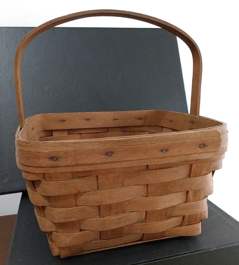 Baskets Large Berry Basket with Stationary Handle by Longaberger-1
