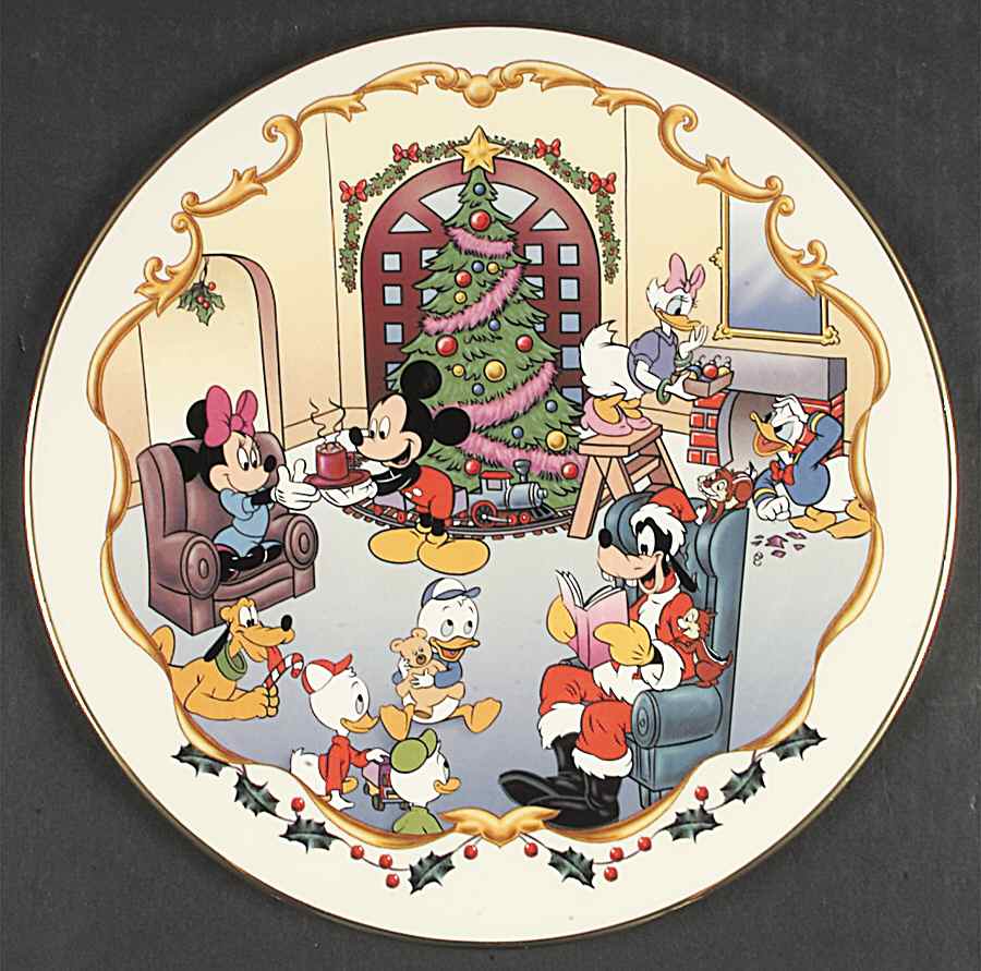 Disney Holiday Cake Plate by Lenox-1