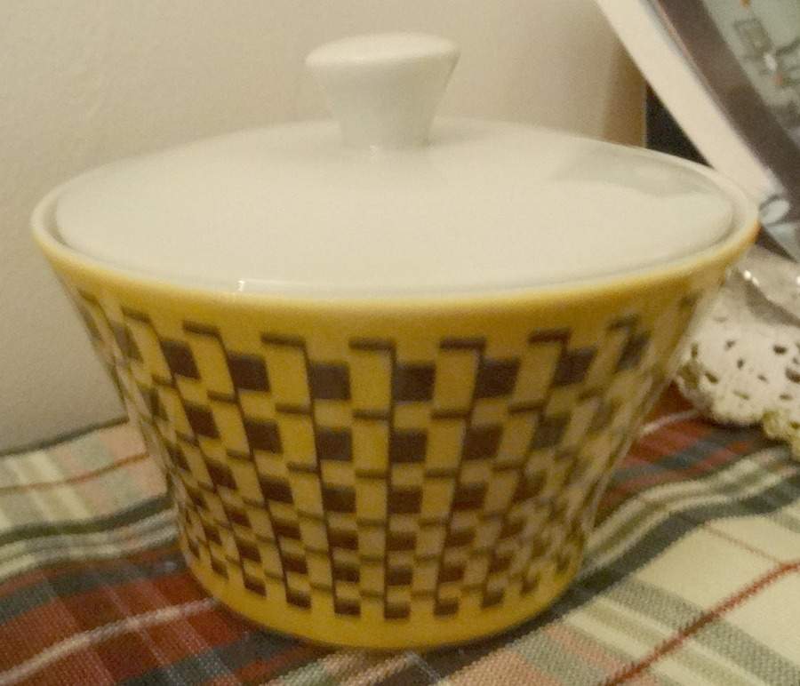9000 Sugar Bowl & Lid by Lilien Porzellan-1