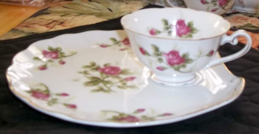 LEF107 Snack Plate & Cup Set by Lefton-1