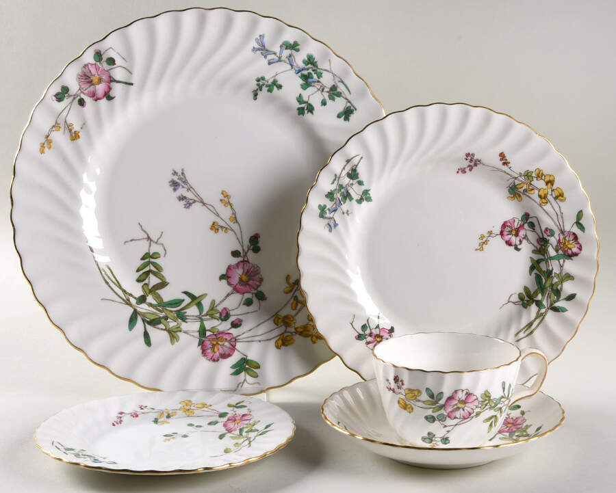 Dainty Sprays 5 Piece Place Setting by Minton-1