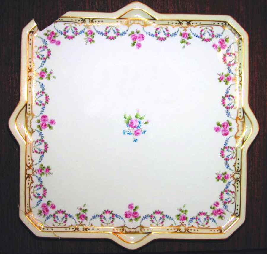 G7261 15" Square Tray by Minton-1