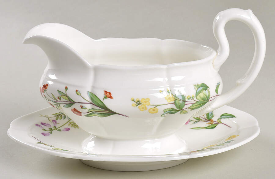 Meadow Scalloped Gravy Boat with Attached Underplate by Minton-1