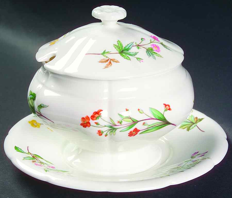 Meadow Scalloped Sauce Boat & Lid with Underplate by Minton-1
