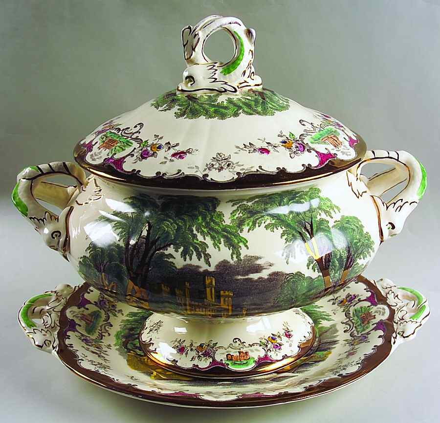 Leeds Tureen & Lid W/Underplate by Mason's-1