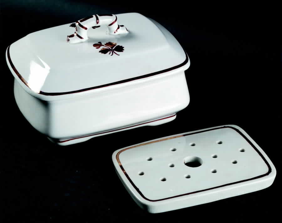 Tea Leaf Soap Box with Lid and Strainer by Alfred Meakin-1
