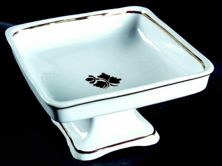 Tea Leaf 8" Square Donut Stand by Alfred Meakin-1
